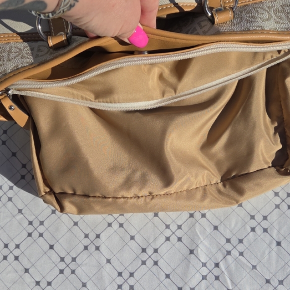 Giani Bernini Tan and Cream Designer Tote - Picture 9 of 16